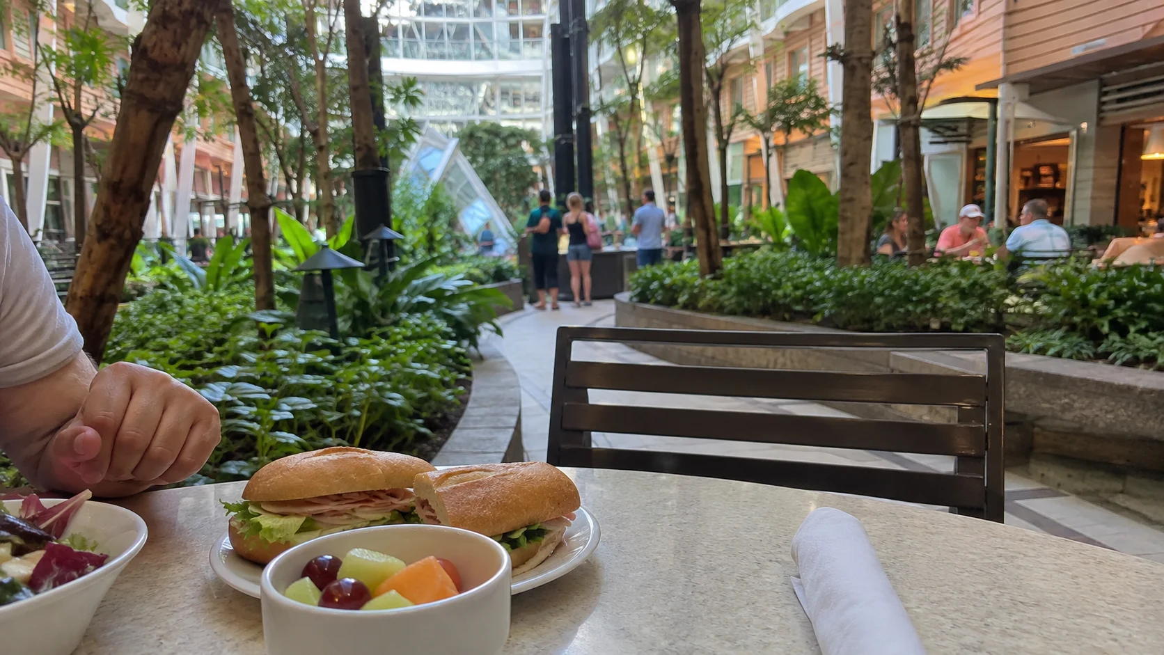 Allure of the Seas , Casual Meal