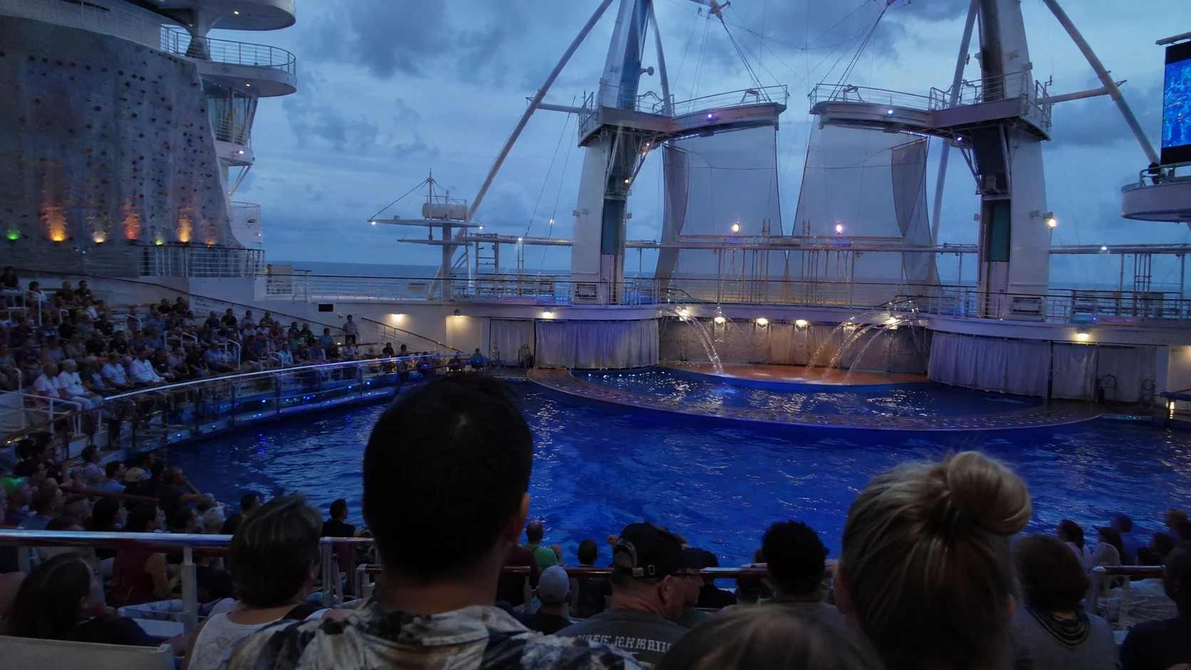 Allure of the Seas - Evening Entertainment