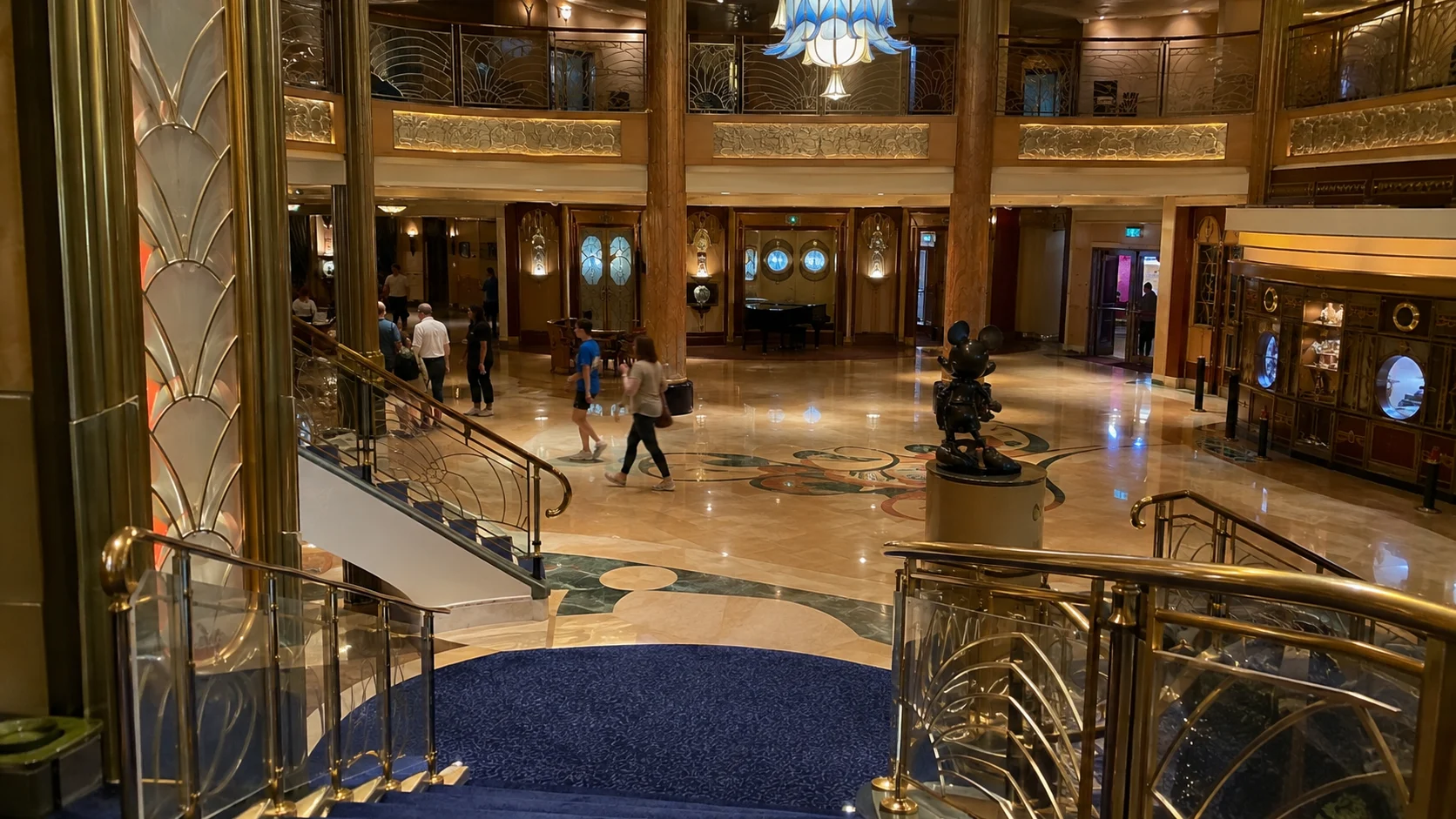 Disney Magic : Atrium