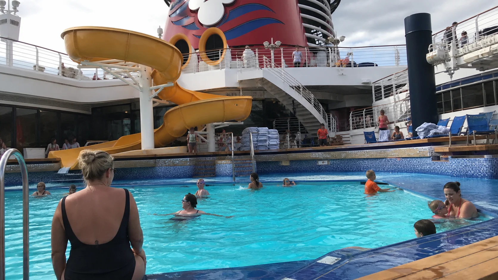 Disney Magic : Pool Deck