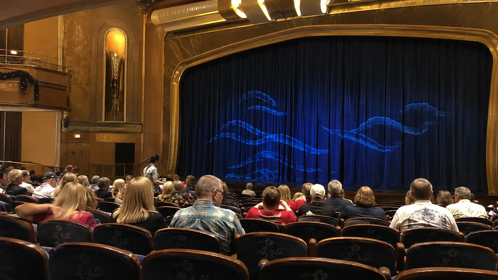 Disney Wonder : Theatre