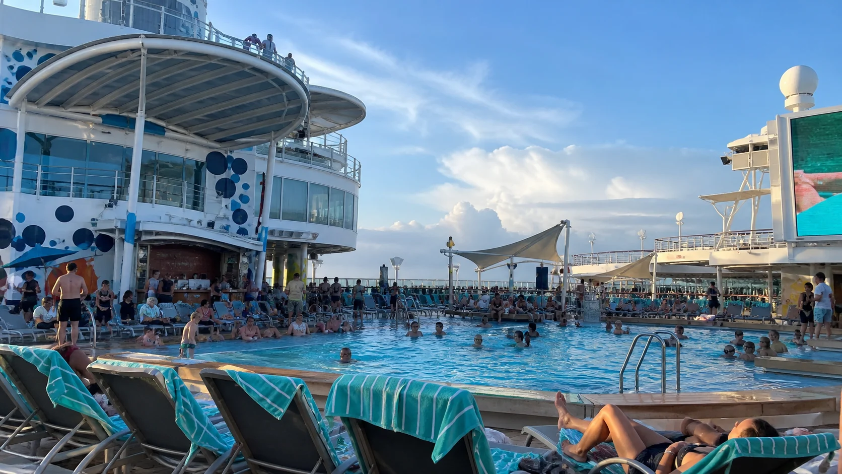 Harmony of the Seas, Main Pool