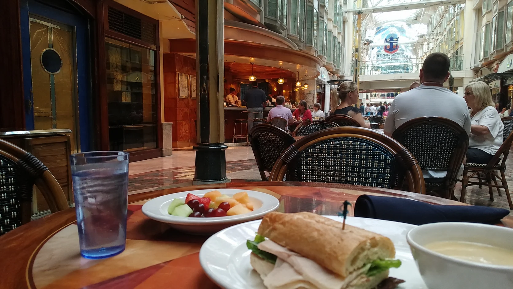 Independence of the Seas: Casual Meal