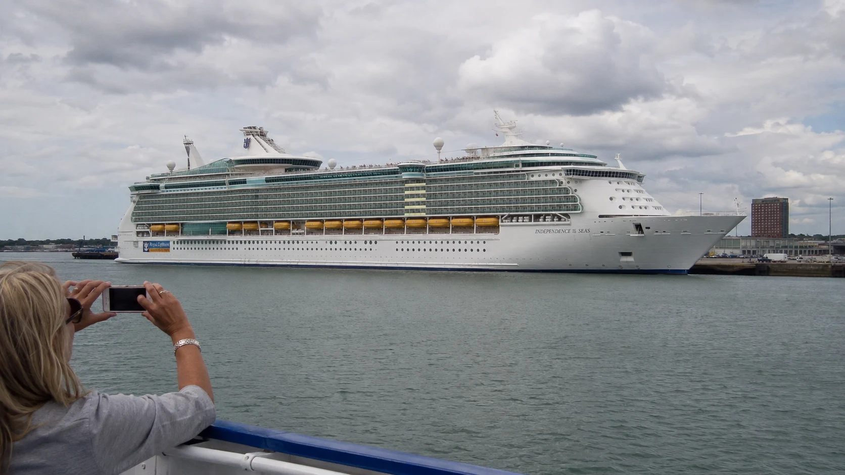 Independence of the Seas: Southampton Arrival