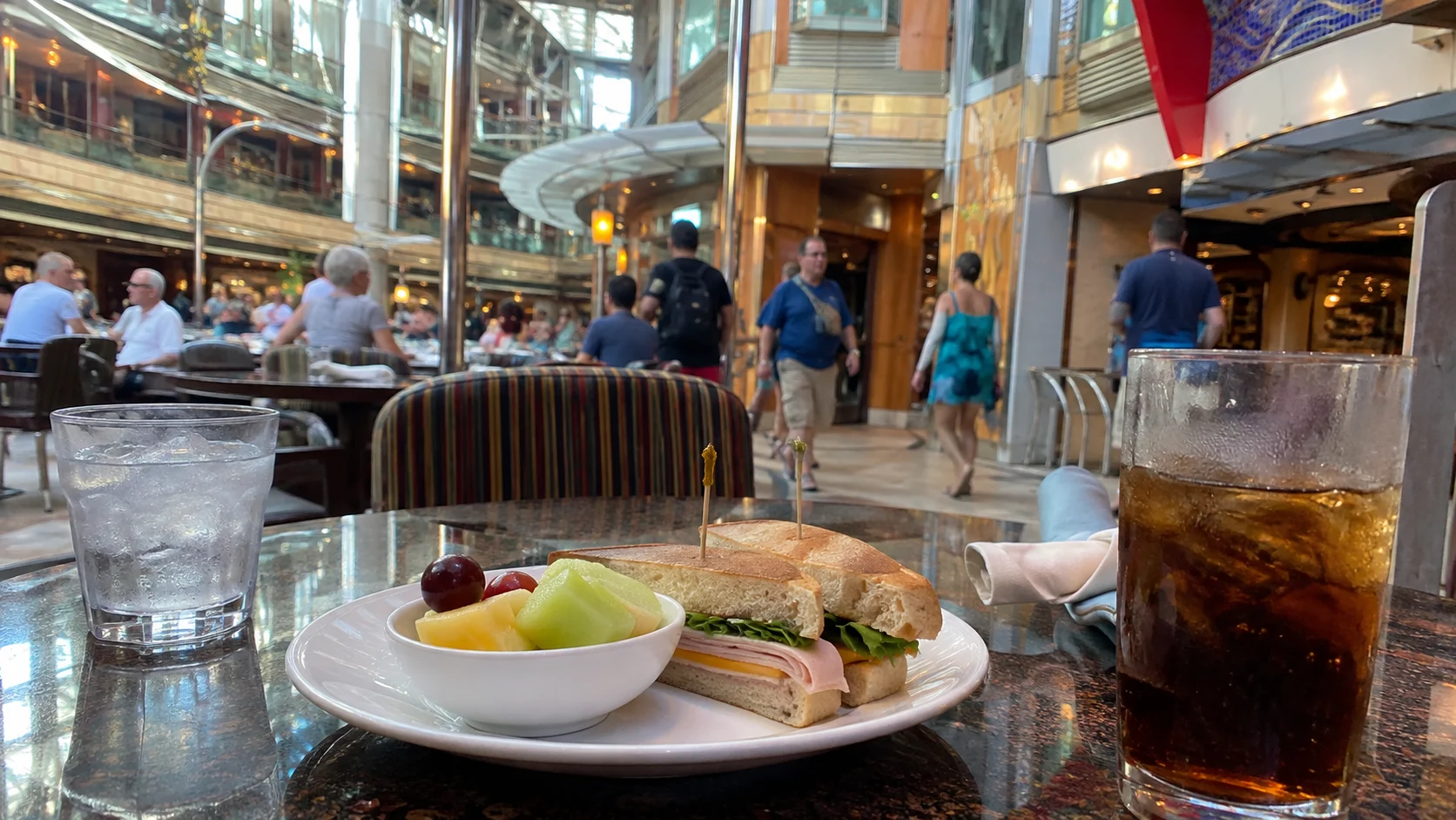 Mariner of the Seas, Casual Meal