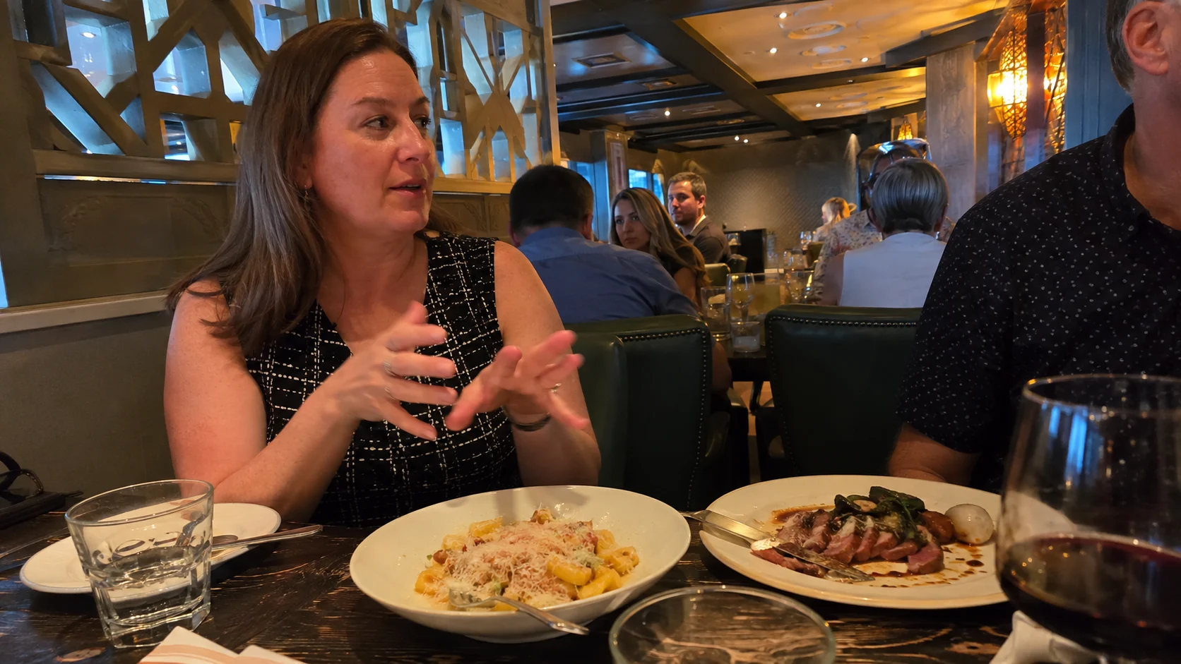 Mariner of the Seas, Specialty Dinner