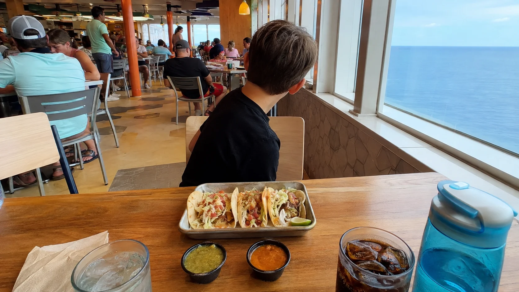 Navigator of the Seas : Casual Meal