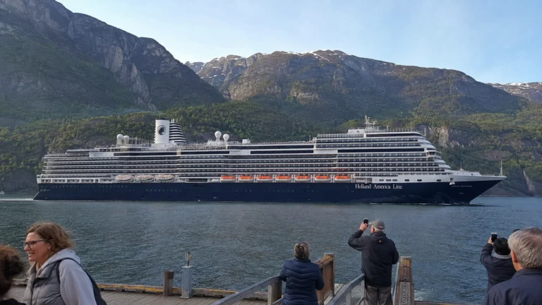 Nieuw Statendam — Coastal Sailaway