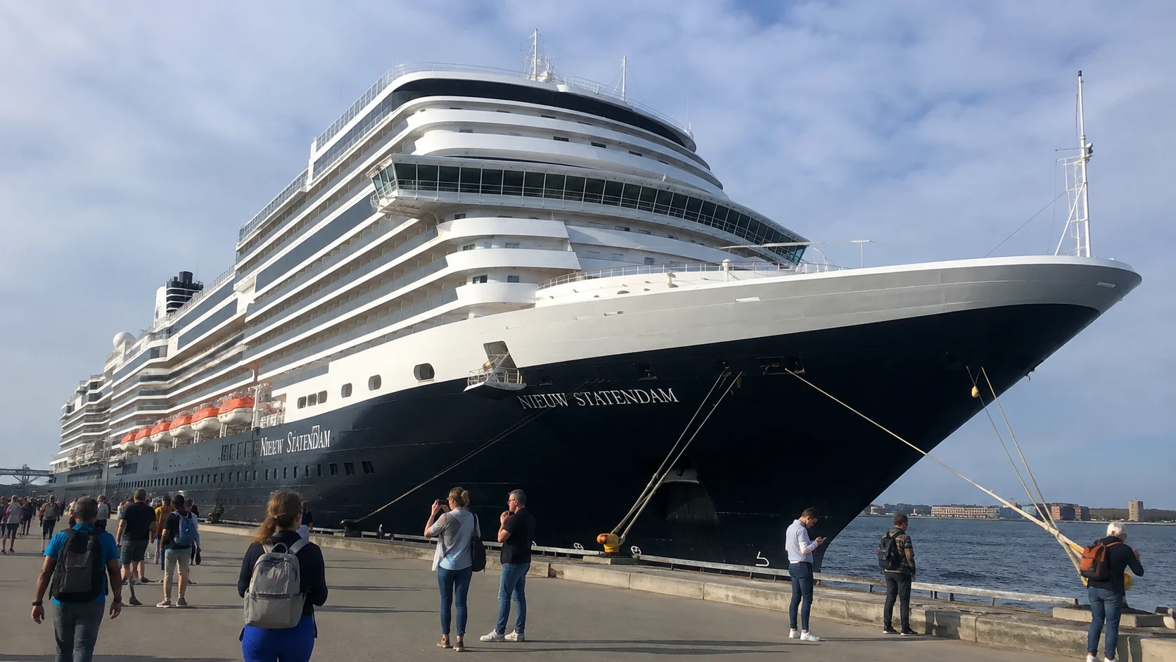 Nieuw Statendam: Harbor Arrival