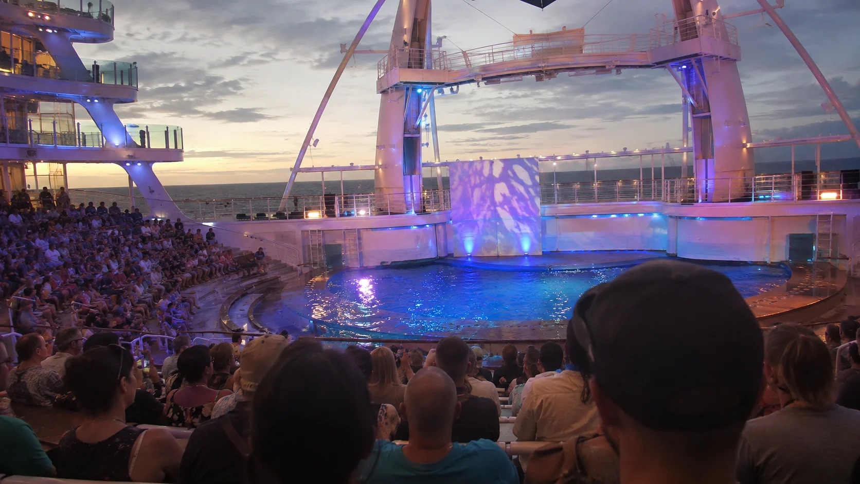Oasis of the Seas - Evening Entertainment