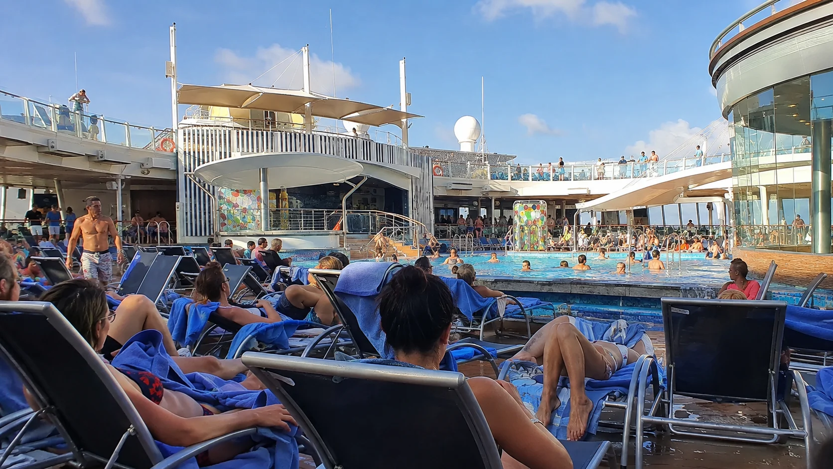 Oasis of the Seas - Main Pool