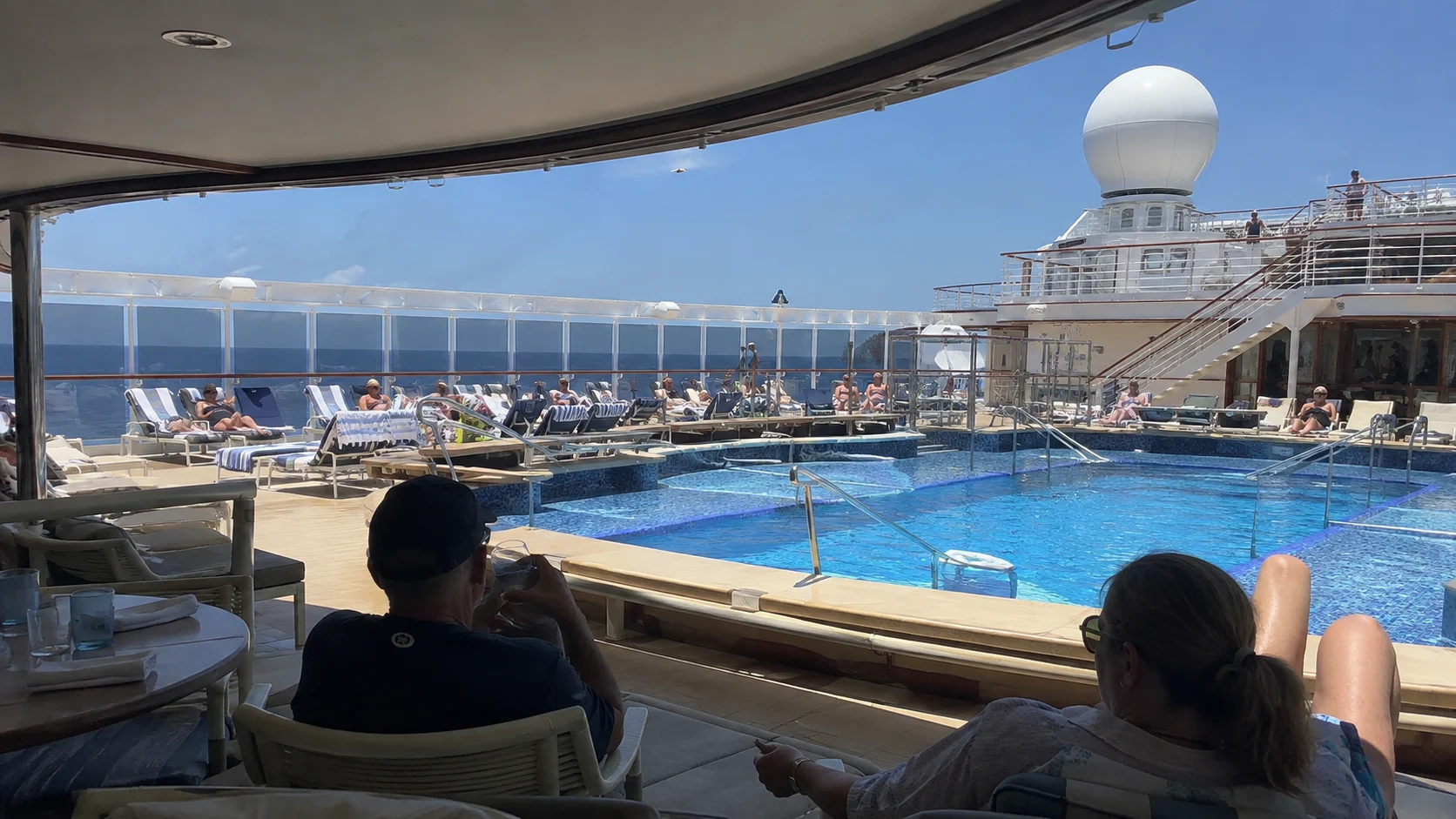 Oceania Allura : Pool Deck