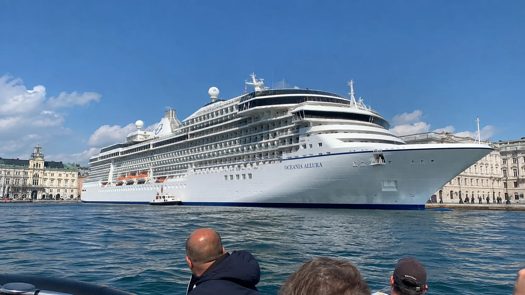 Oceania Allura : Recognizable Port