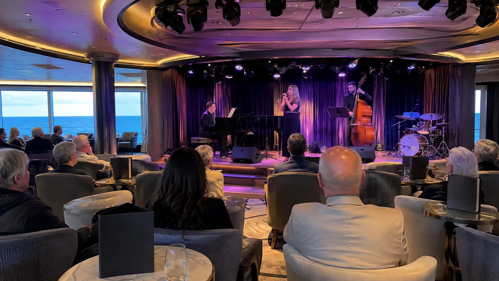 Oceania Vista : Evening Venue