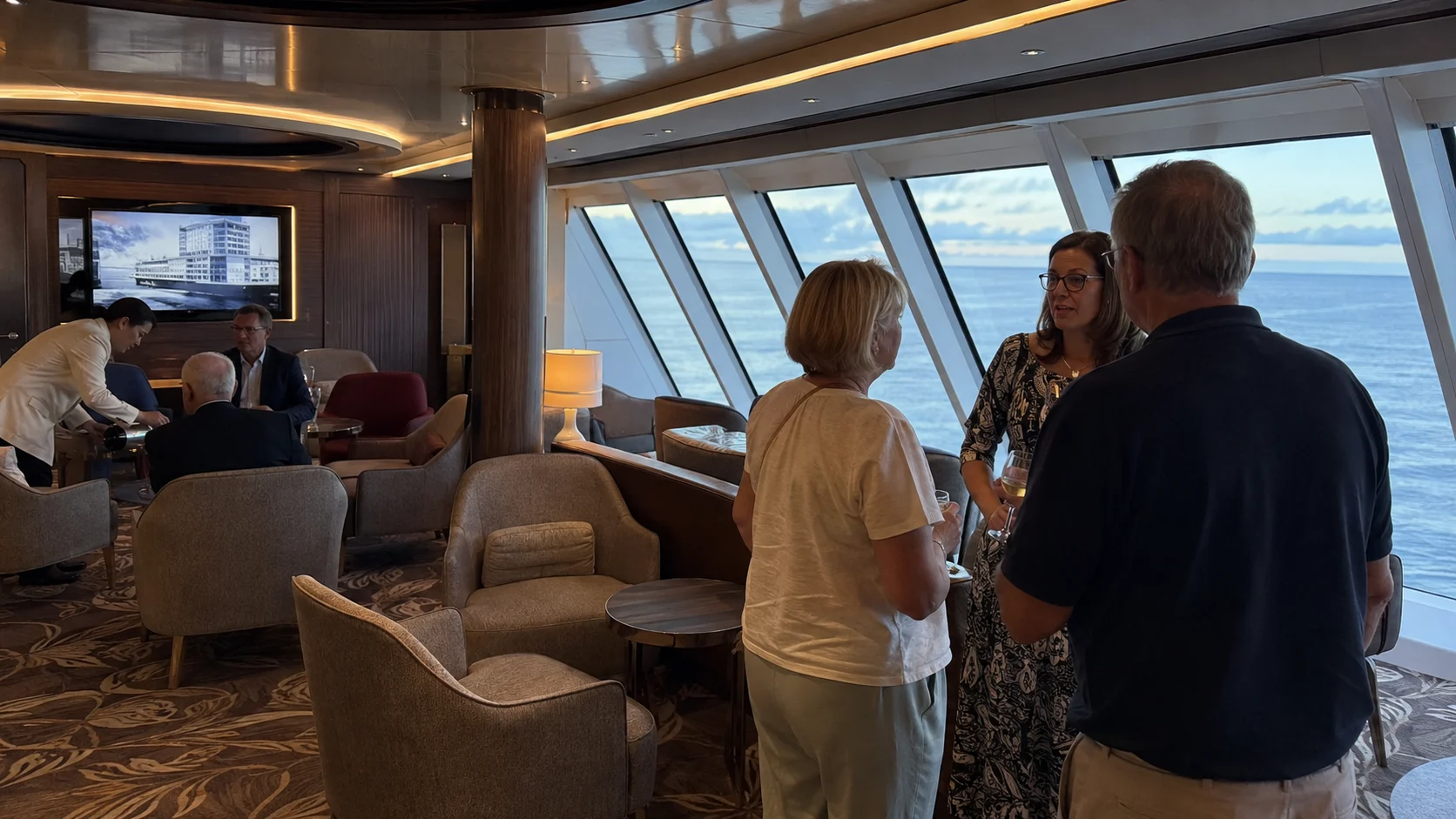 Queen Anne aboard Lounge
