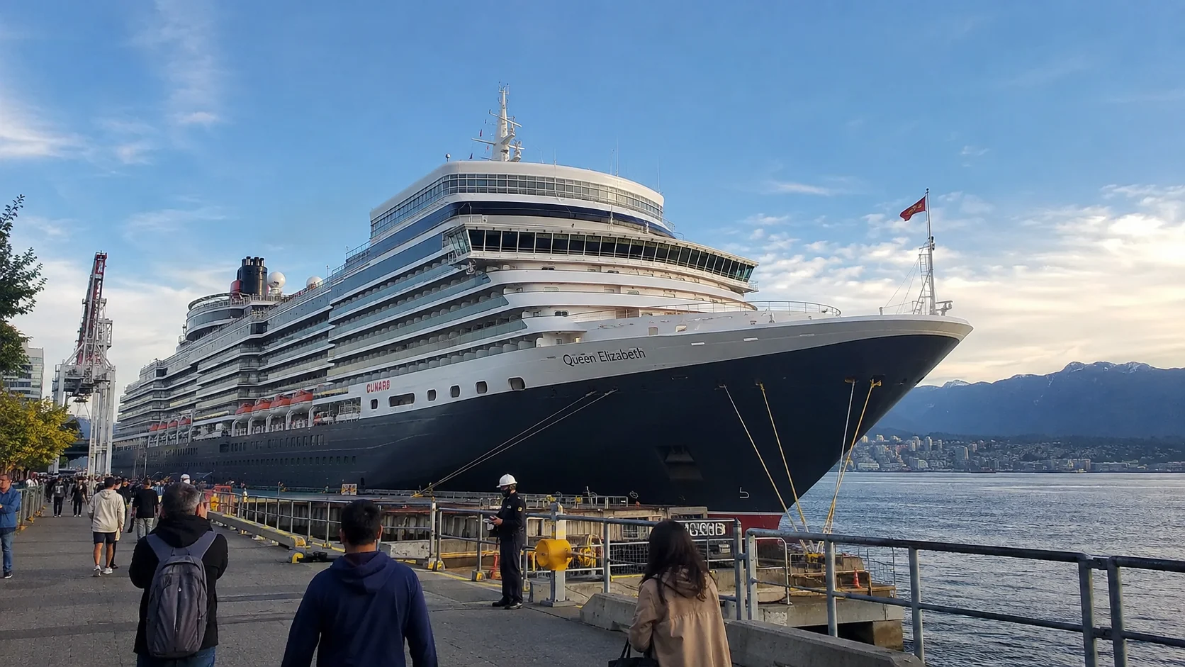 Queen Elizabeth : Harbor Arrival