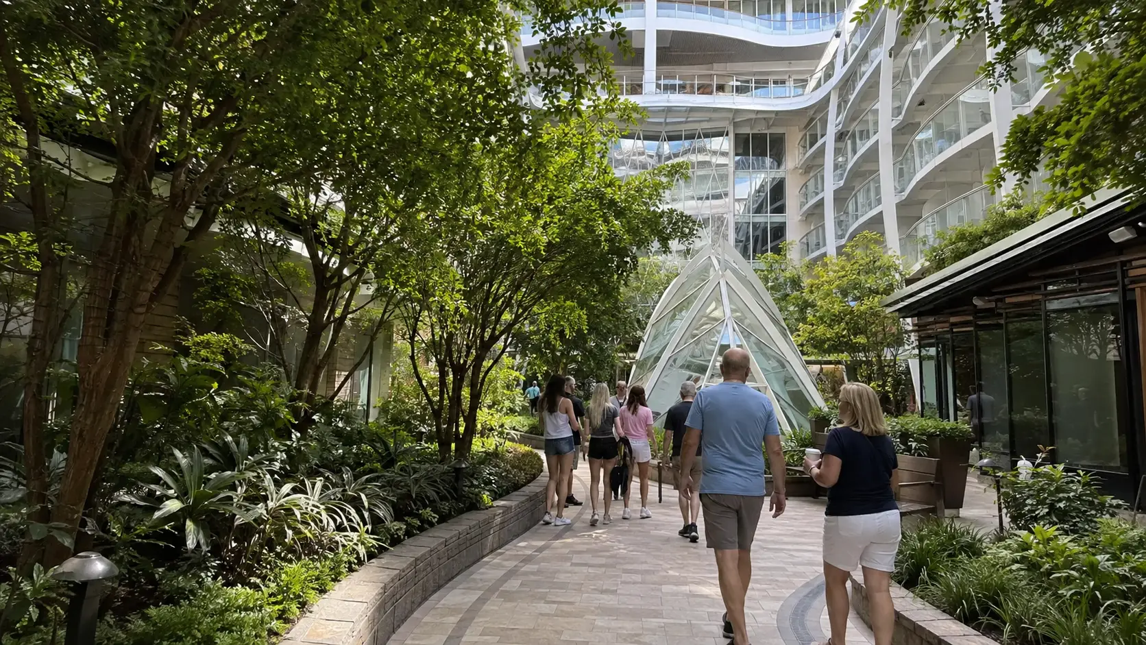 Symphony of the Seas - Central Park Walk