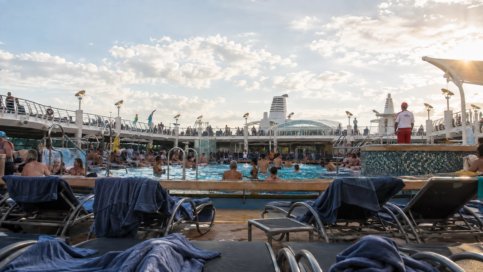 Symphony of the Seas, Main Pool