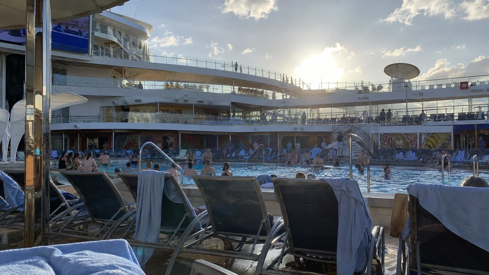 Utopia of the Seas, Main Pool
