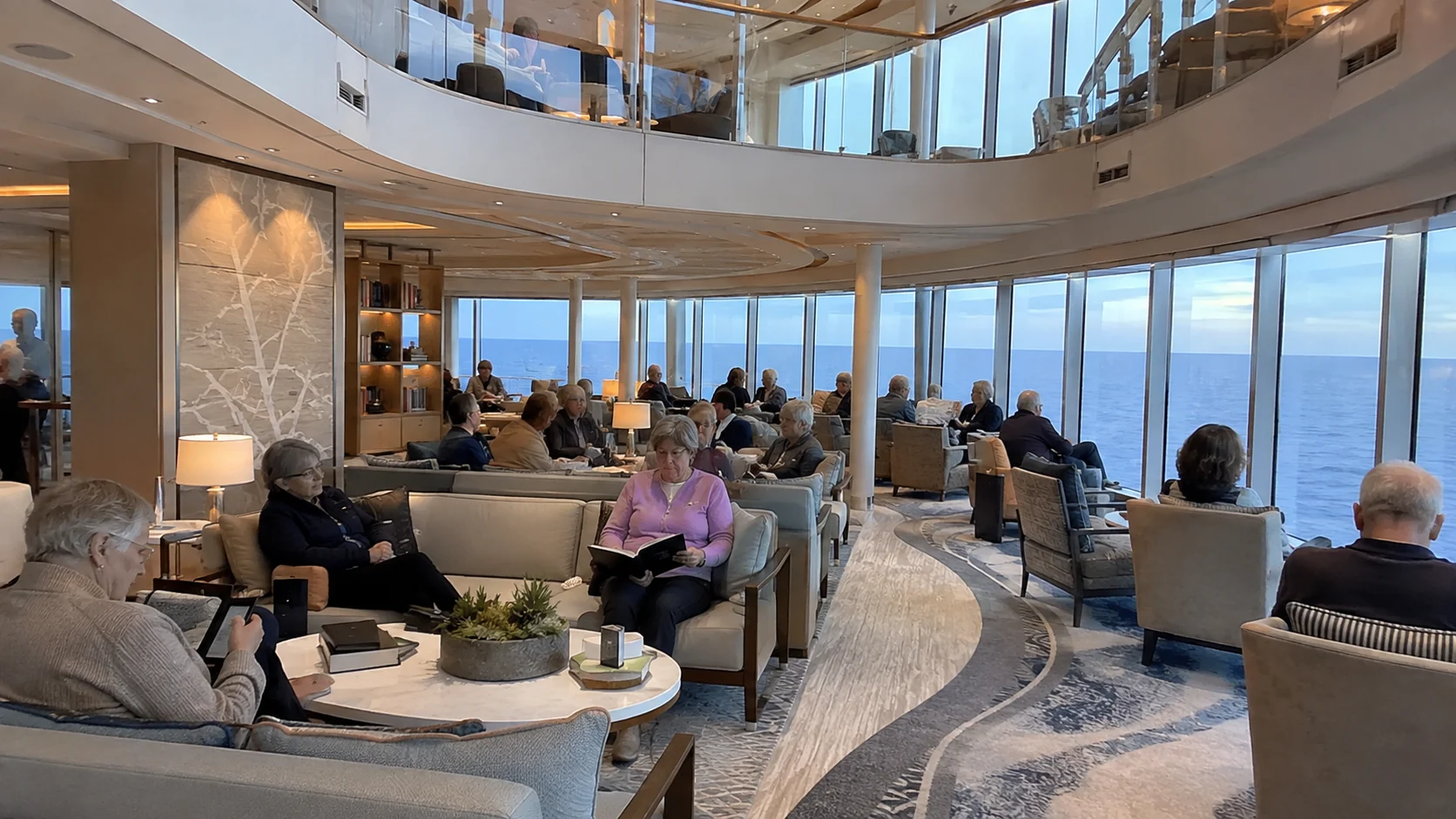 Viking Vela : Explorers Lounge