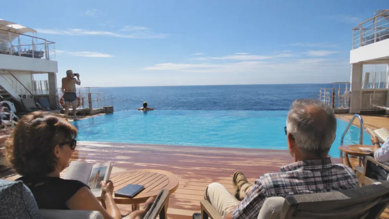 Viking Vesta — Infinity Pool