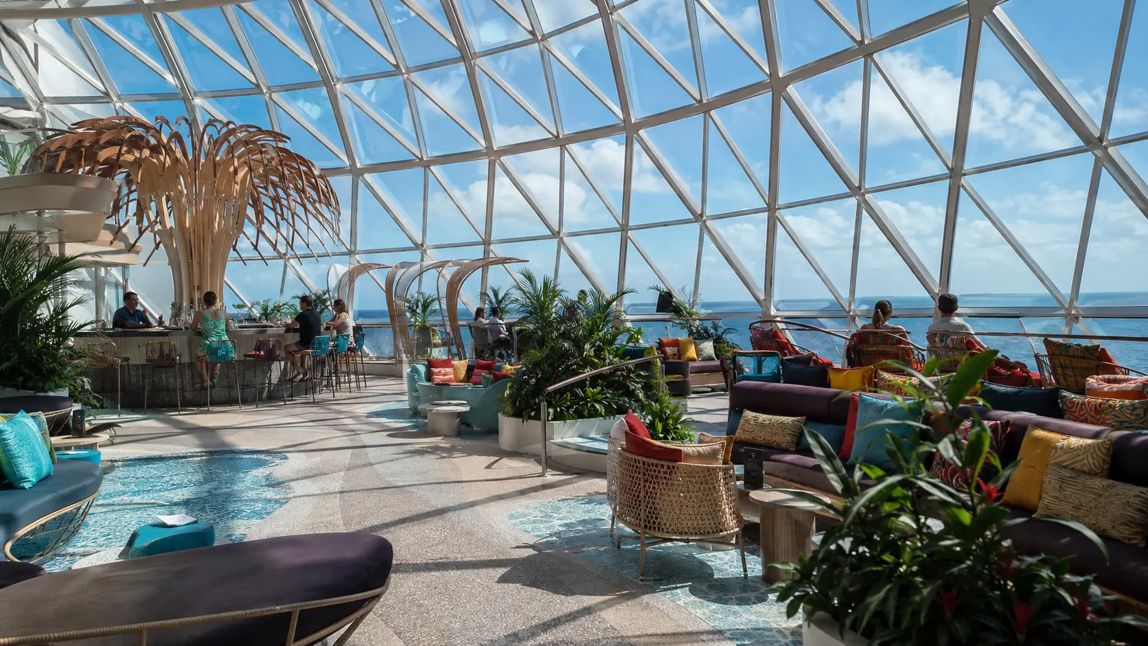 Overlook Lounge aboard Star of the Seas