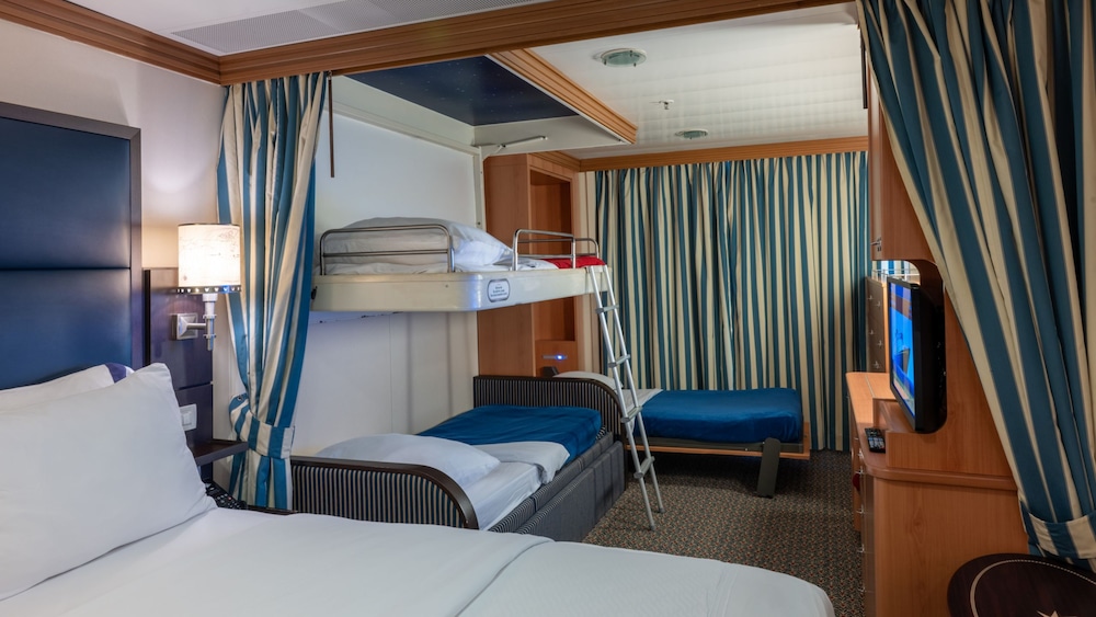 Representative Disney Wonder family verandah stateroom